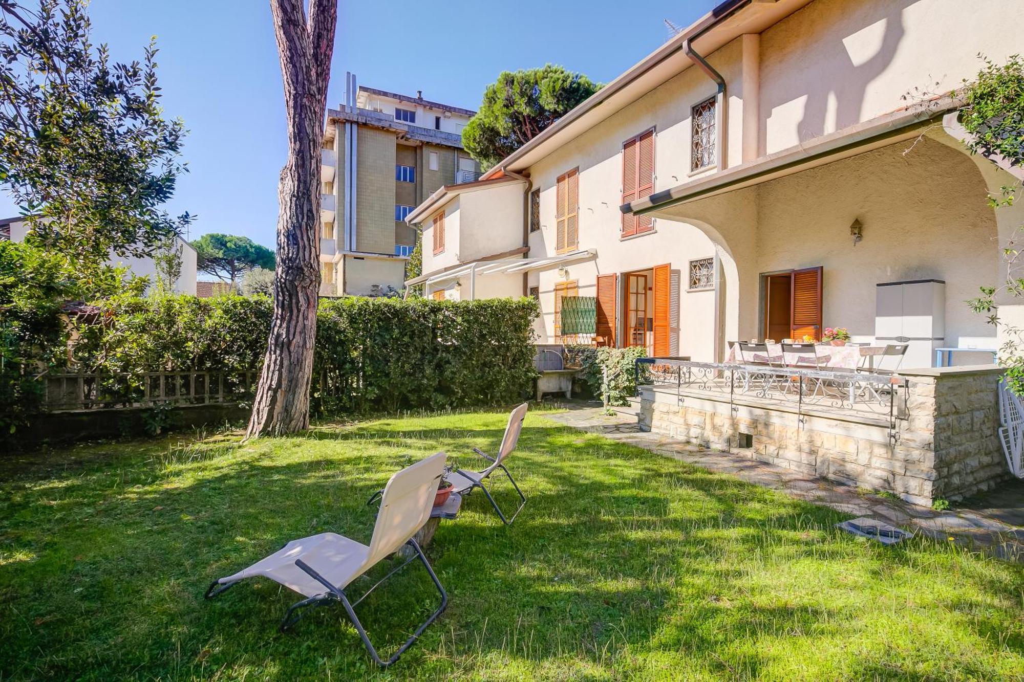 Casa Maddalena Al Mare 600M From Sea - Happy Rentals Marina di Pietrasanta Dış mekan fotoğraf